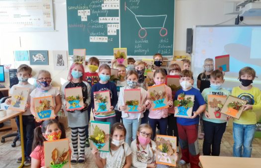 Děti z Rokycan poslaly obrázky klientům do SeniorCentra Plzeň