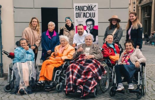 Klienti SeniorCentra Plzeň zhlédli představení Malý princ