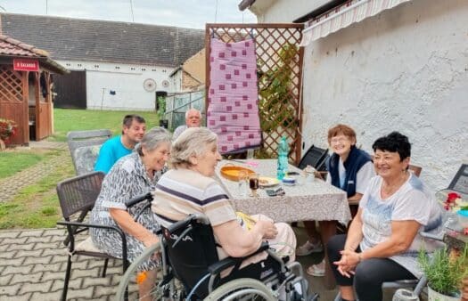 Návštěva rodné obce splněným přáním klientky SeniorCentra Plzeň