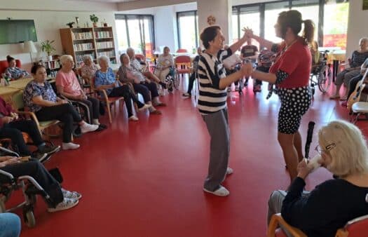 Muzikoterapie v SeniorCentru Plzeň
